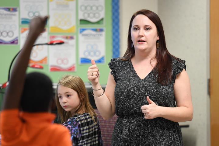 2022 Milken Award Winner Jessica Goodman in a classroom