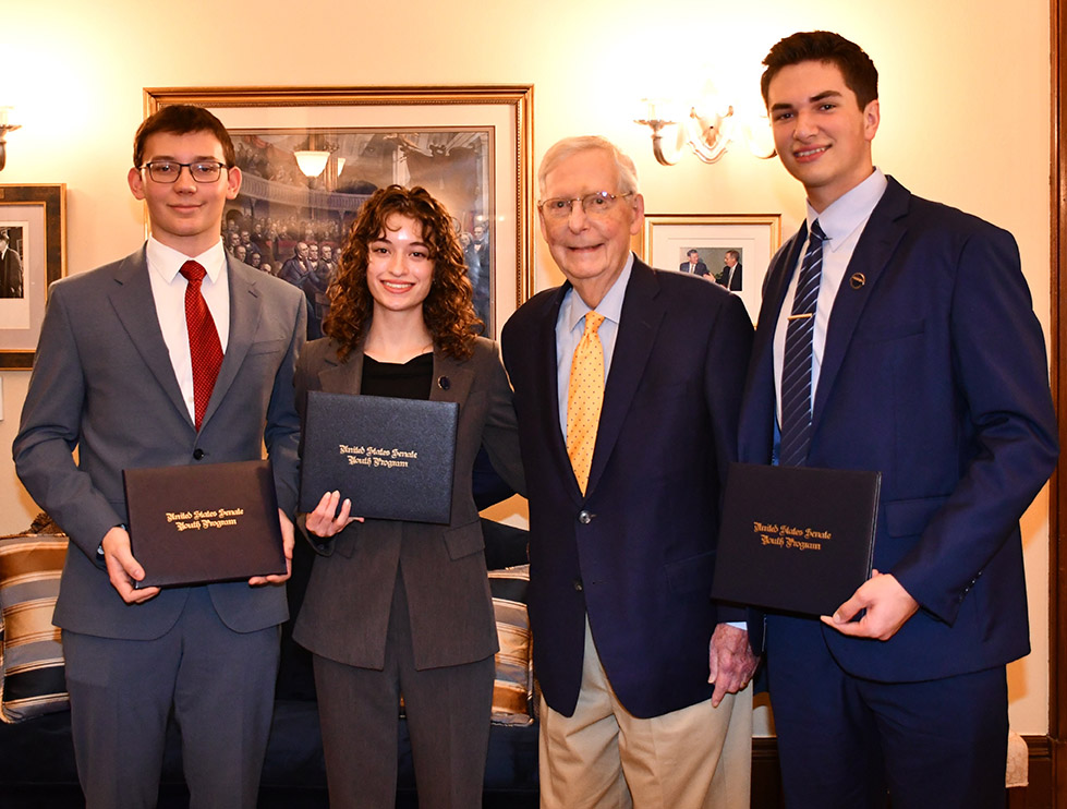Senator Mitch McConnell with Ashley Billiter and Peter Jefferson. Photo courtesy U.S. Senate Youth Program. 